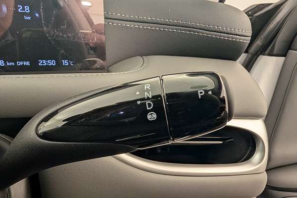 2025 MG IM5RWD100PLAT