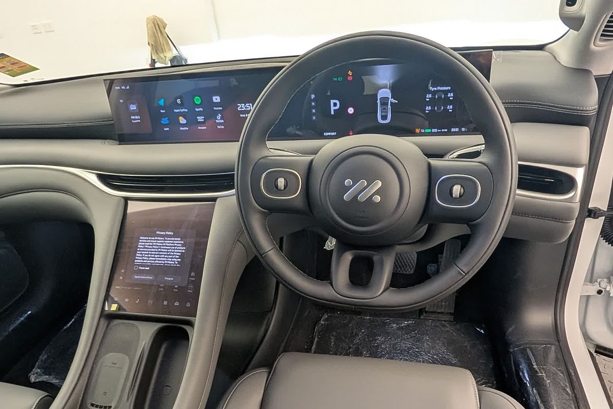 2025 MG IM5RWD100PLAT