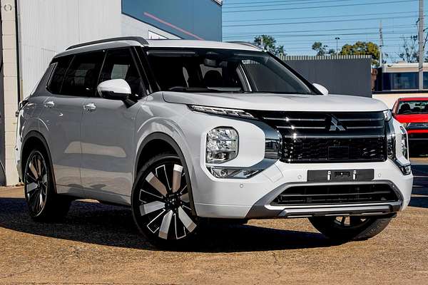 2025 Mitsubishi Outlander Exceed ZM