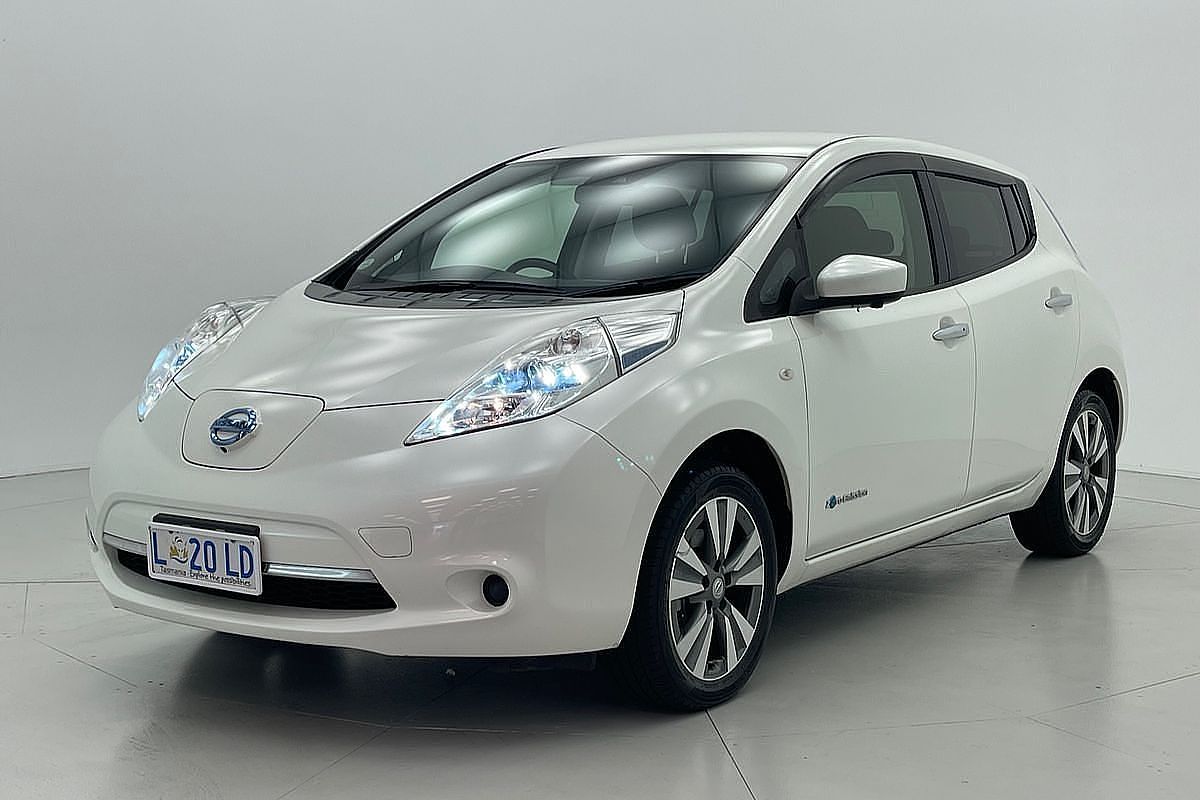 2017 NISSAN LEAF  AUTO 5D HATCHBACK NA