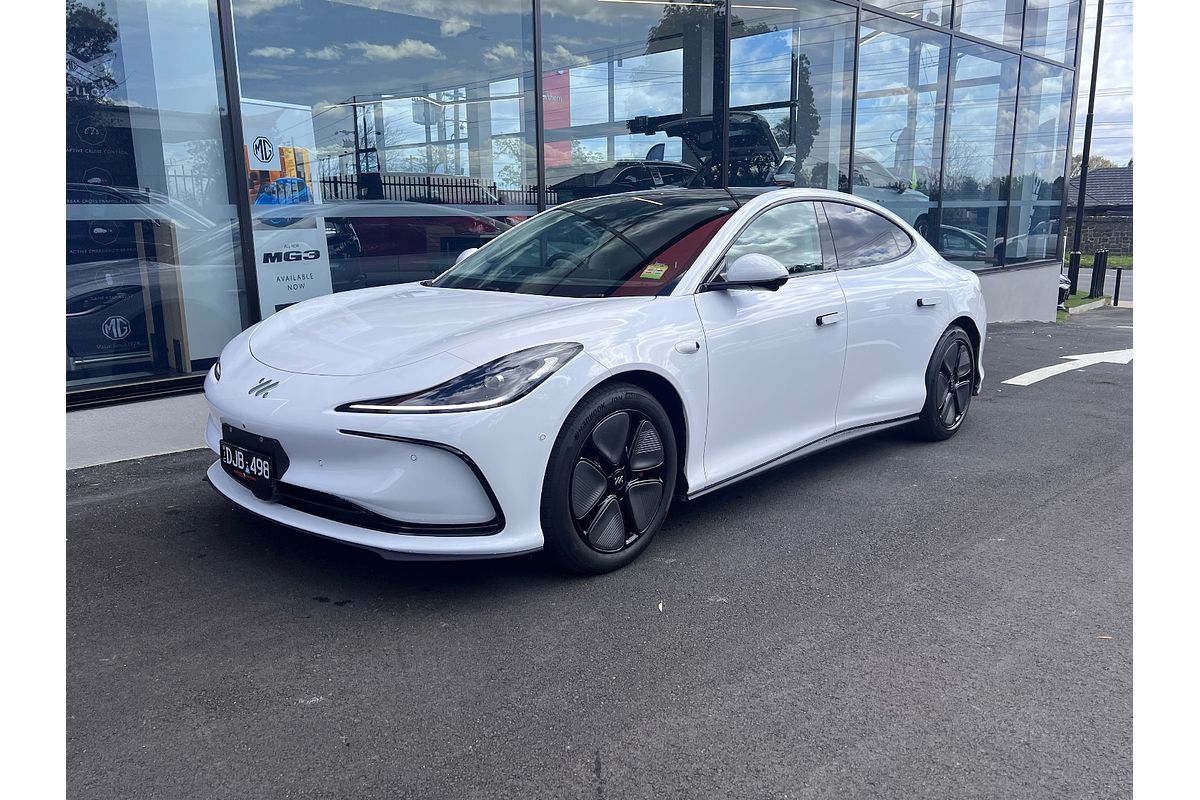 2025 MG IM5 Premium P12L