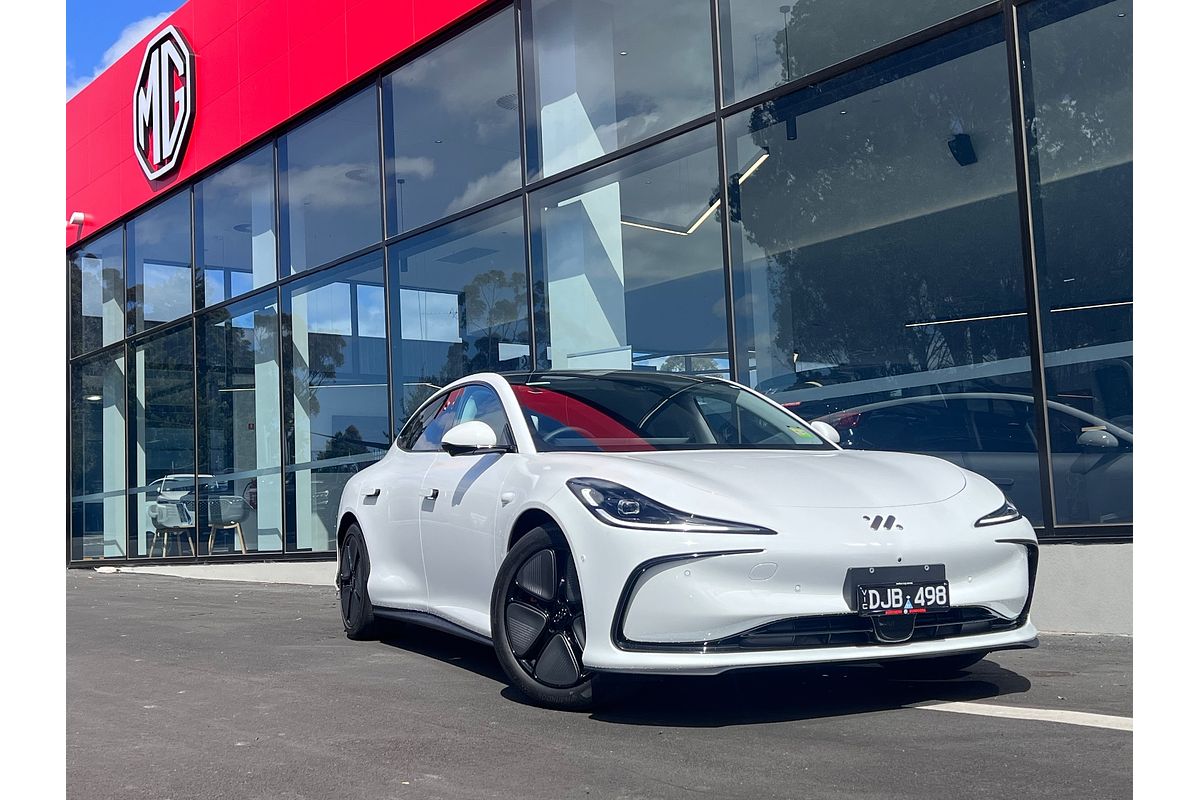 2025 MG IM5 Premium P12L