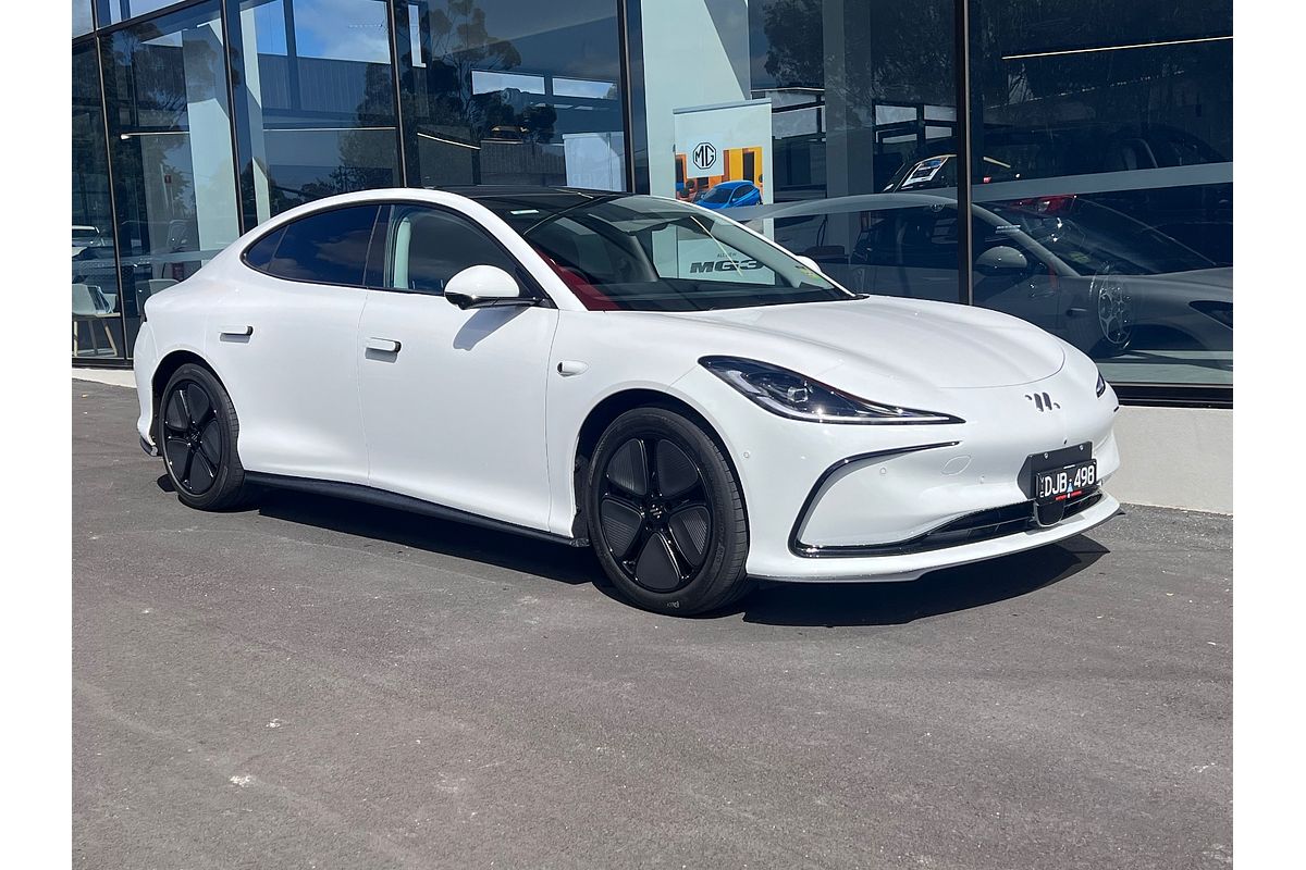 2025 MG IM5 Premium P12L