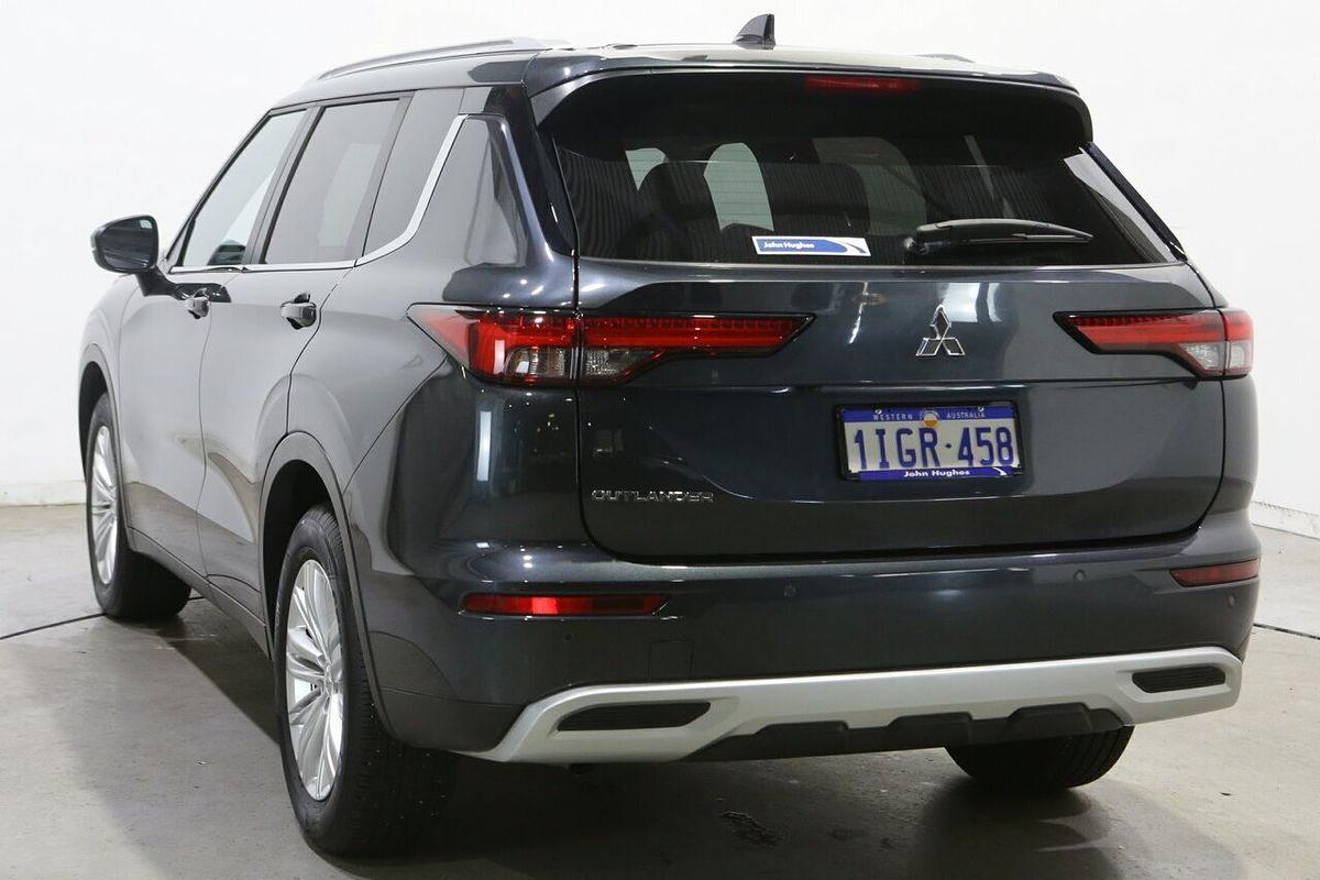 2024 Mitsubishi Outlander LS ZM