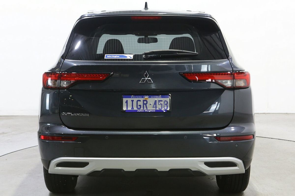 2024 Mitsubishi Outlander LS ZM