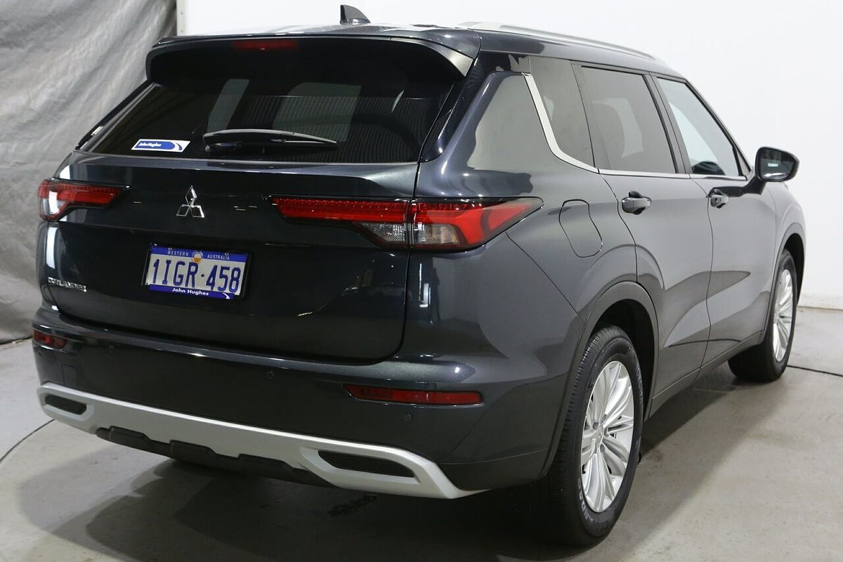 2024 Mitsubishi Outlander LS ZM