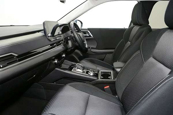 2024 Mitsubishi Outlander LS ZM