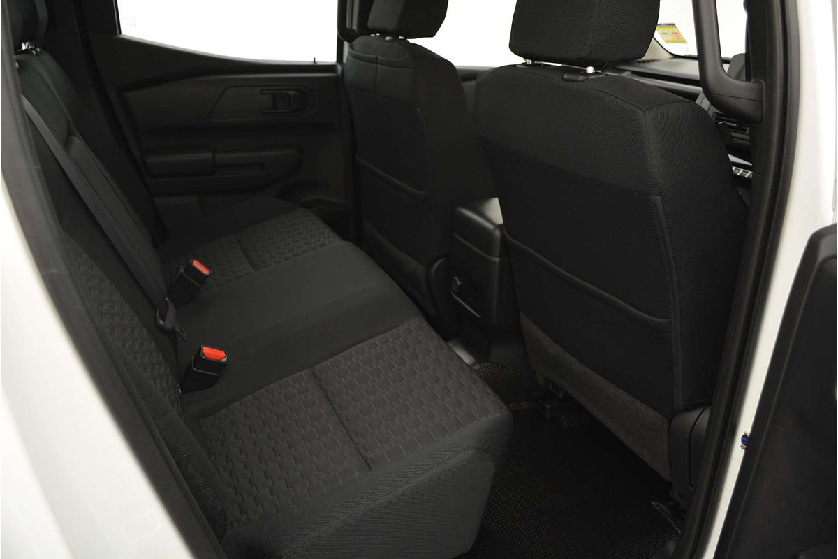 2025 Mitsubishi Triton GLX MV 4X4