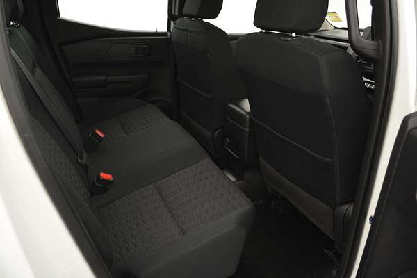 2025 Mitsubishi Triton GLX MV 4X4