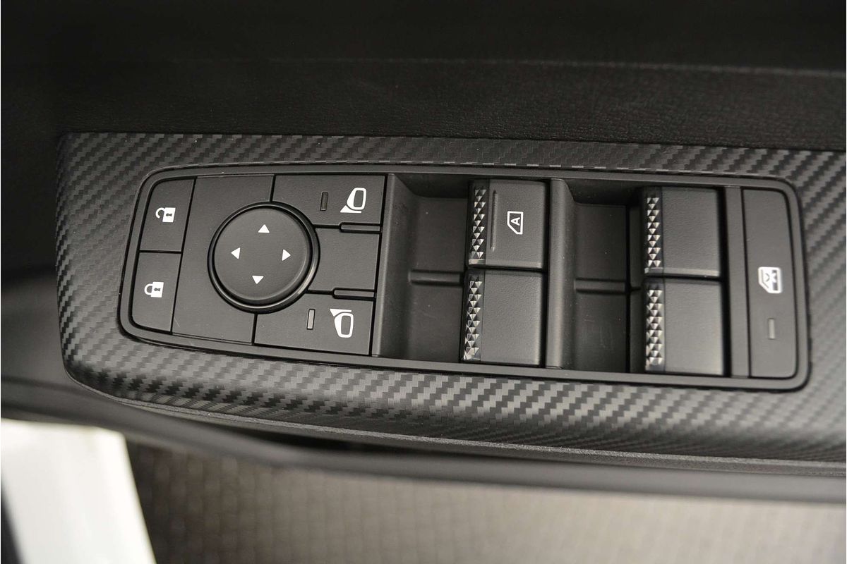 2025 Mitsubishi Triton GLX MV 4X4