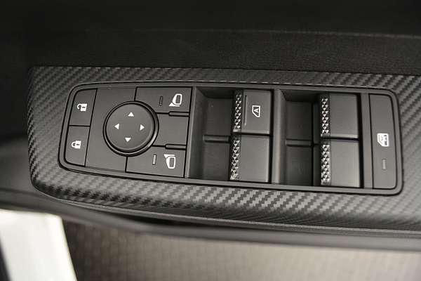 2025 Mitsubishi Triton GLX MV 4X4