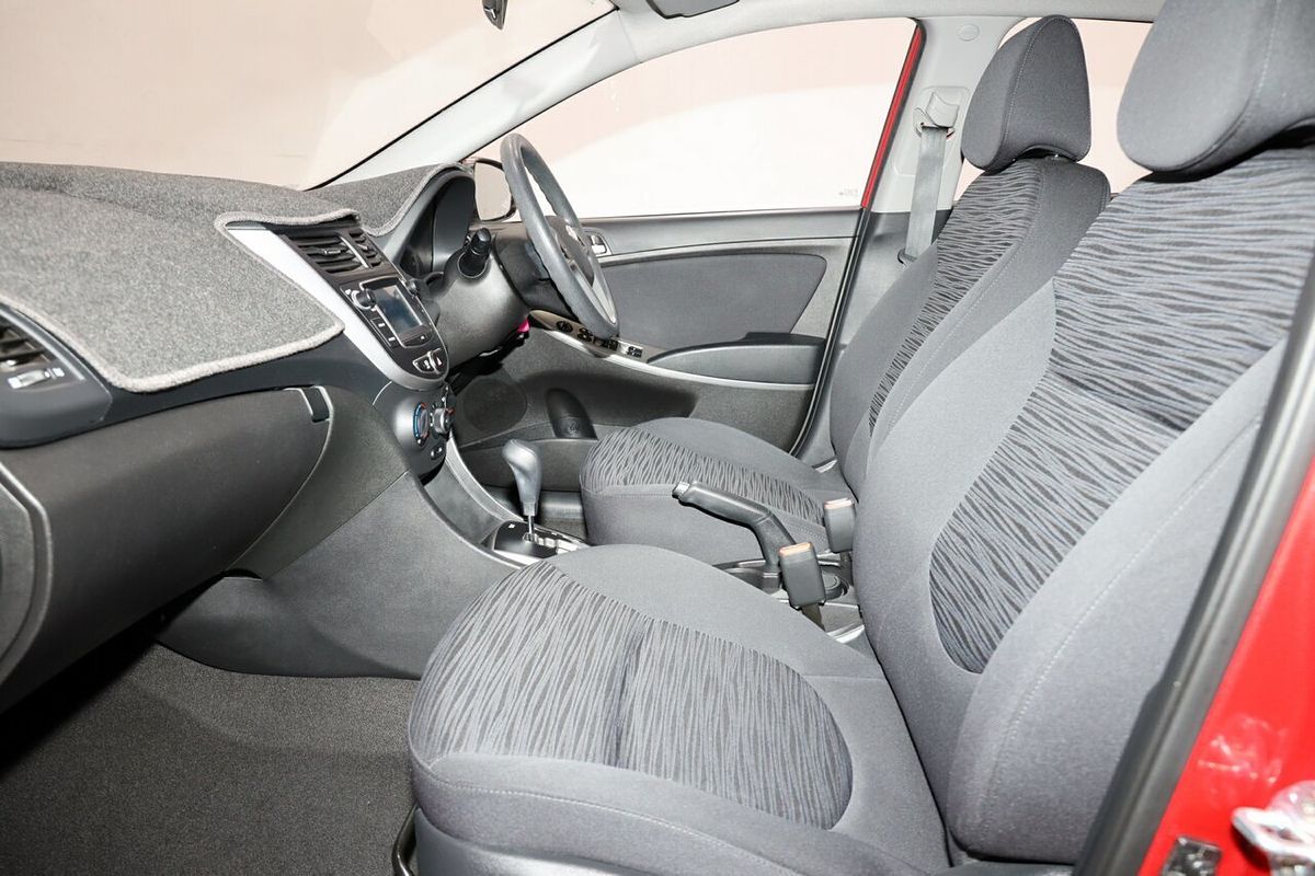 2017 Hyundai Accent Active RB4