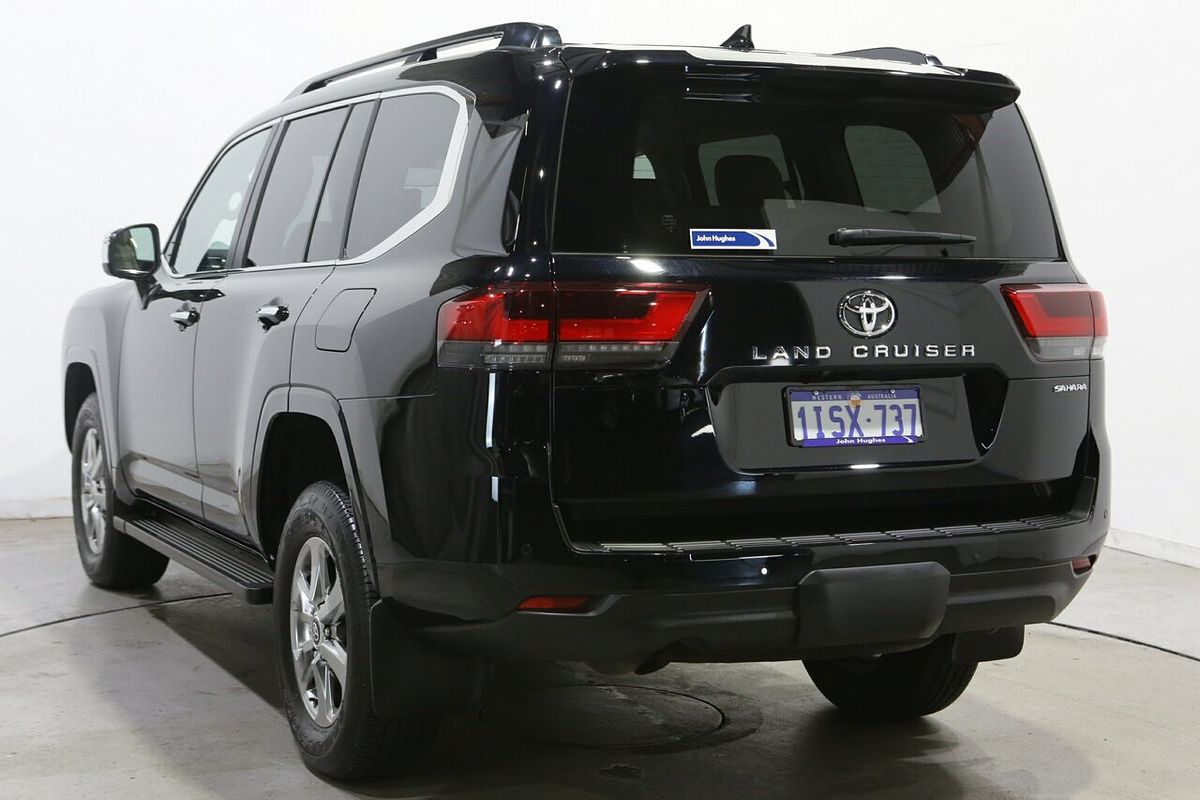 2024 Toyota Landcruiser Sahara FJA300R