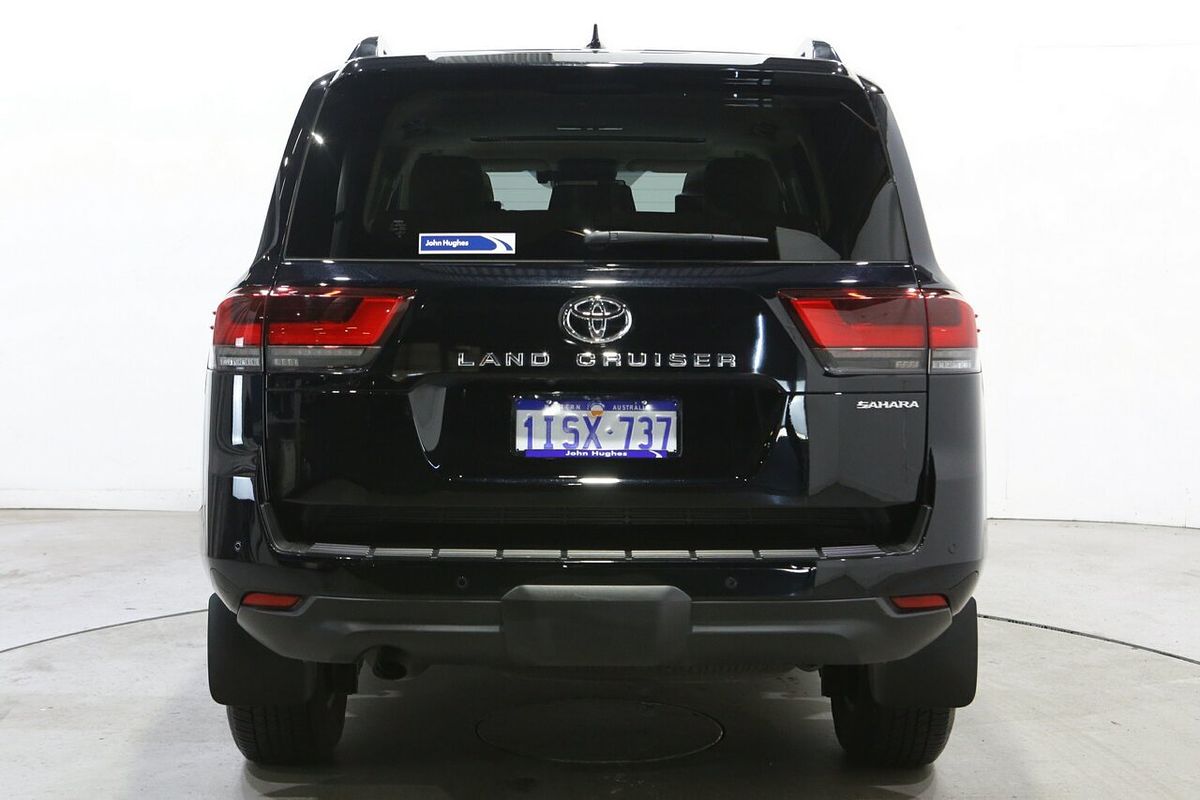2024 Toyota Landcruiser Sahara FJA300R