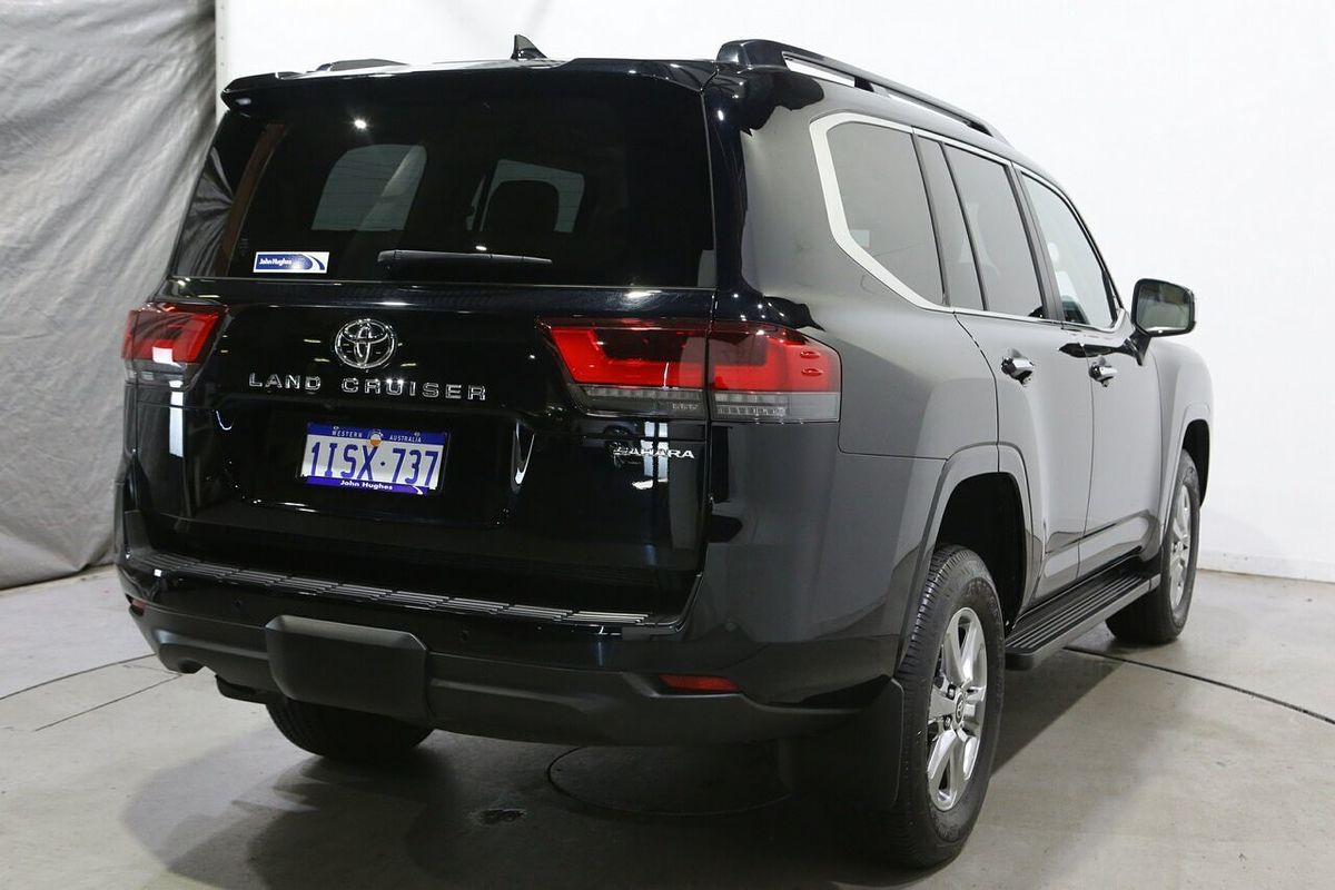 2024 Toyota Landcruiser Sahara FJA300R