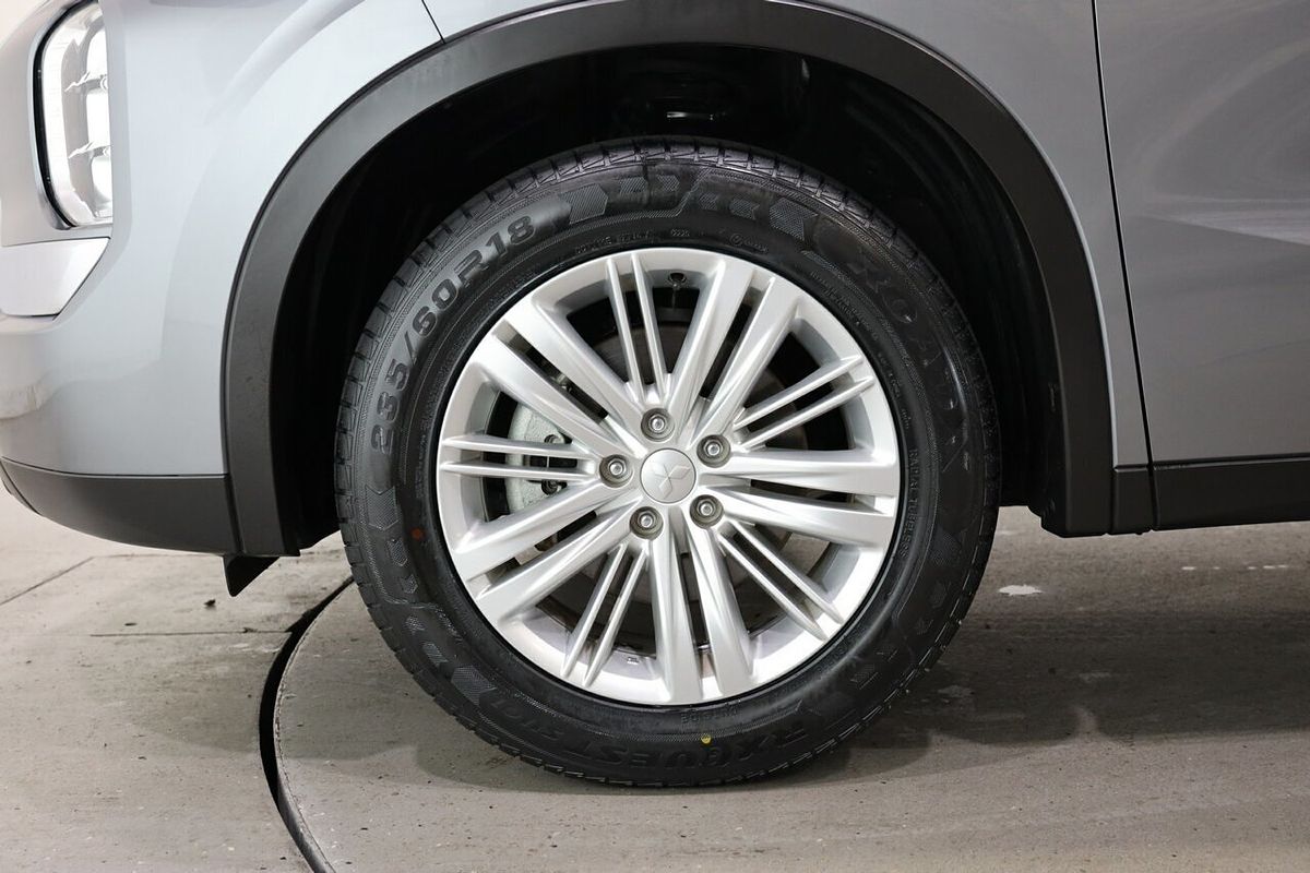 2023 Mitsubishi Outlander ES ZM