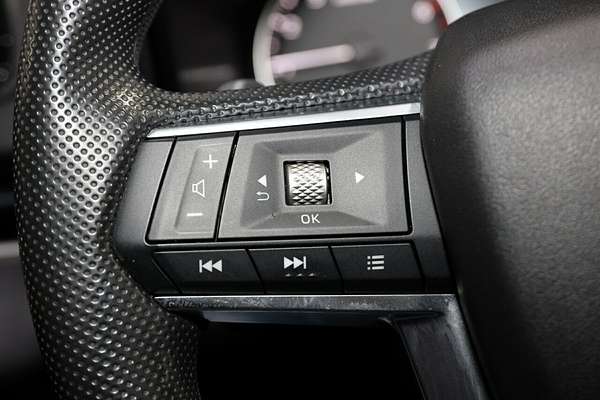 2023 Mitsubishi Outlander ES ZM