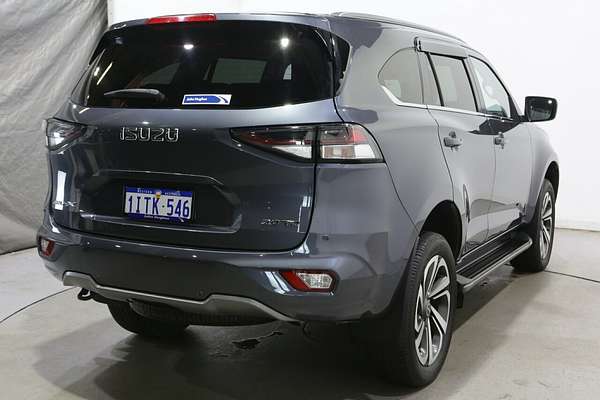 2022 Isuzu MU-X LS-T