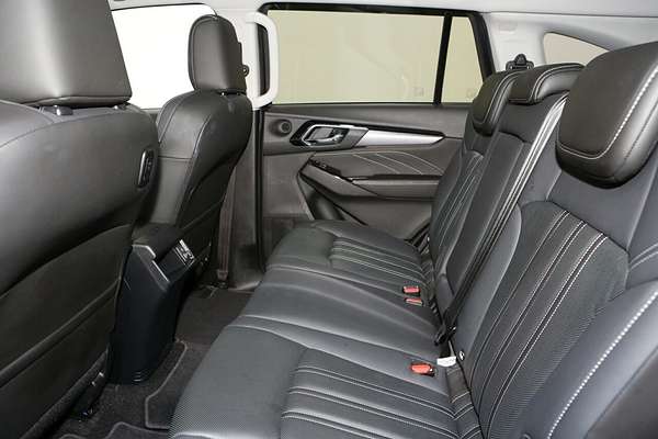 2022 Isuzu MU-X LS-T