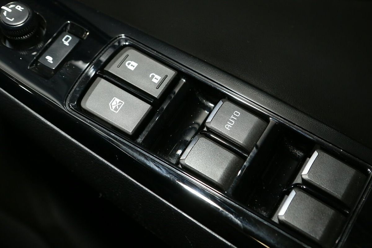 2022 Isuzu MU-X LS-T