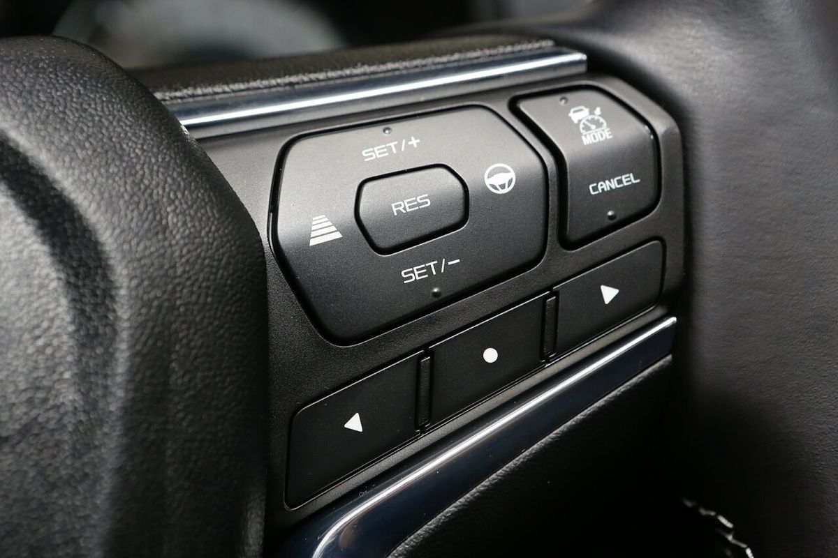 2022 Isuzu MU-X LS-T