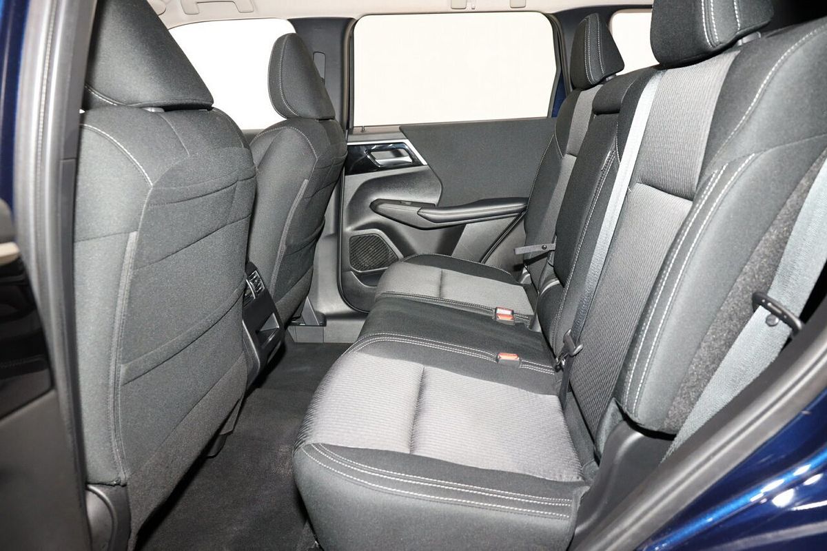 2023 Mitsubishi Outlander LS ZM