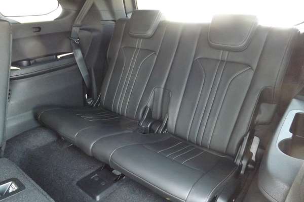 2025 Isuzu MU-X LS-T