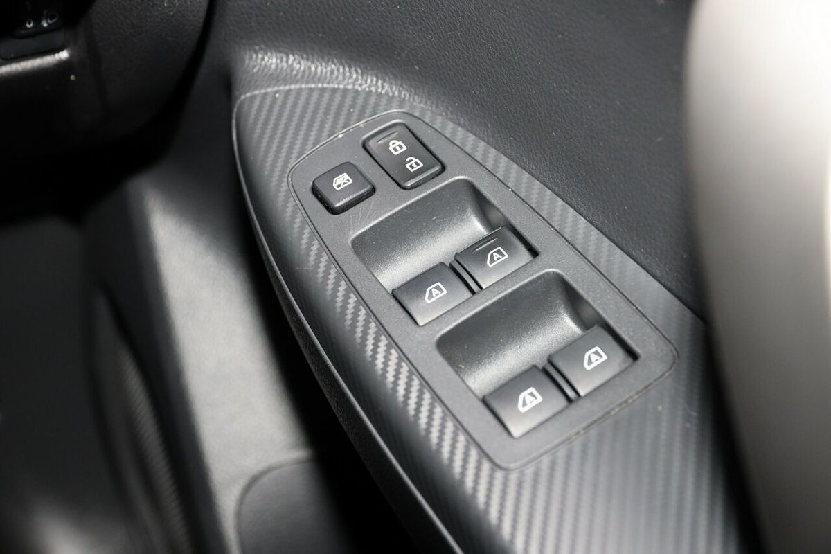 2023 Mitsubishi Eclipse Cross LS YB