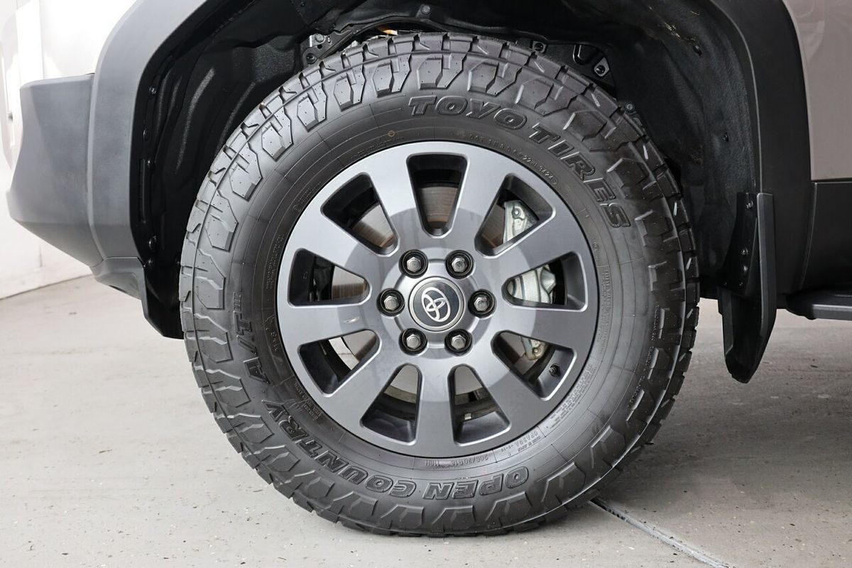 2024 Toyota Landcruiser Prado Altitude GDJ251R