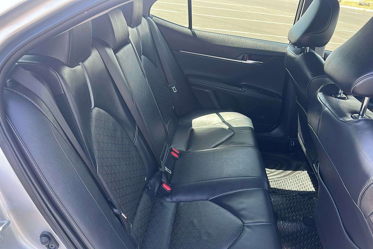 2020 Toyota Camry SX GSV70R