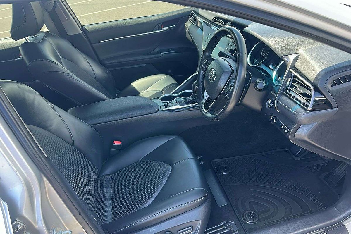 2020 Toyota Camry SX GSV70R