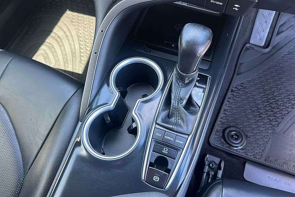 2020 Toyota Camry SX GSV70R