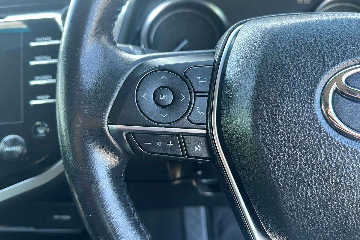 2020 Toyota Camry SX GSV70R