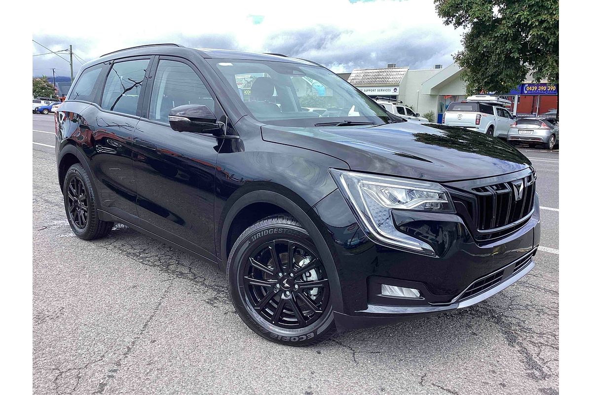2024 Mahindra XUV700 AX7L
