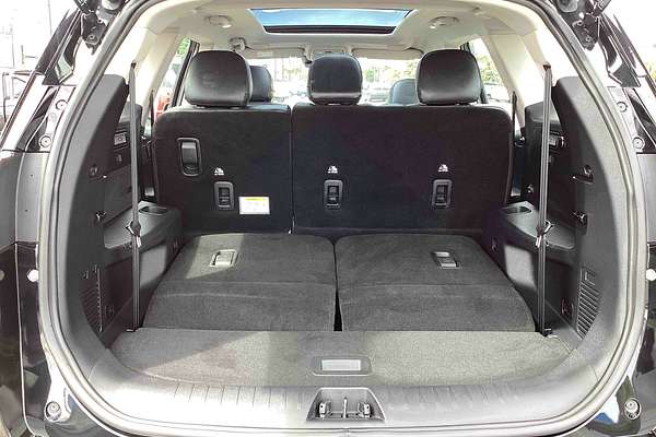 2024 Mahindra XUV700 AX7L