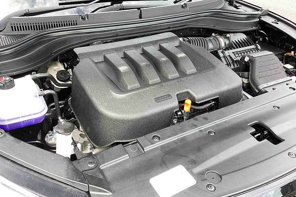 2024 Mahindra XUV700 AX7L