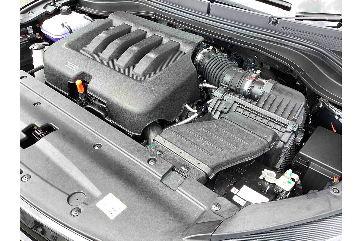2024 Mahindra XUV700 AX7L