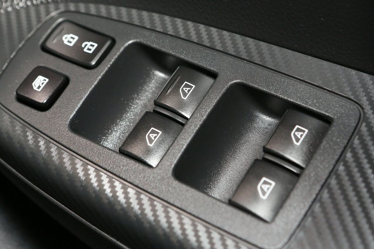 2024 Mitsubishi Eclipse Cross LS YB