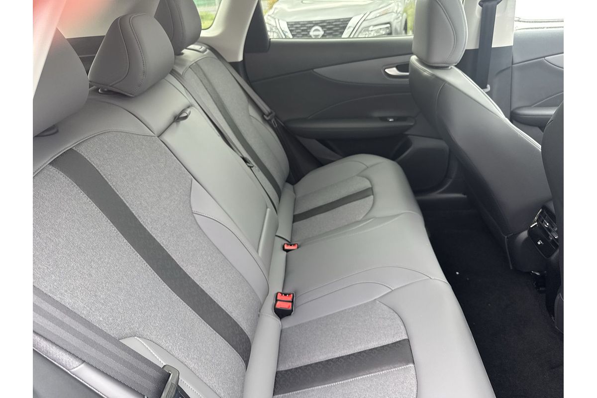 2025 MG MGS5 EV Essence 62 ZS3EM