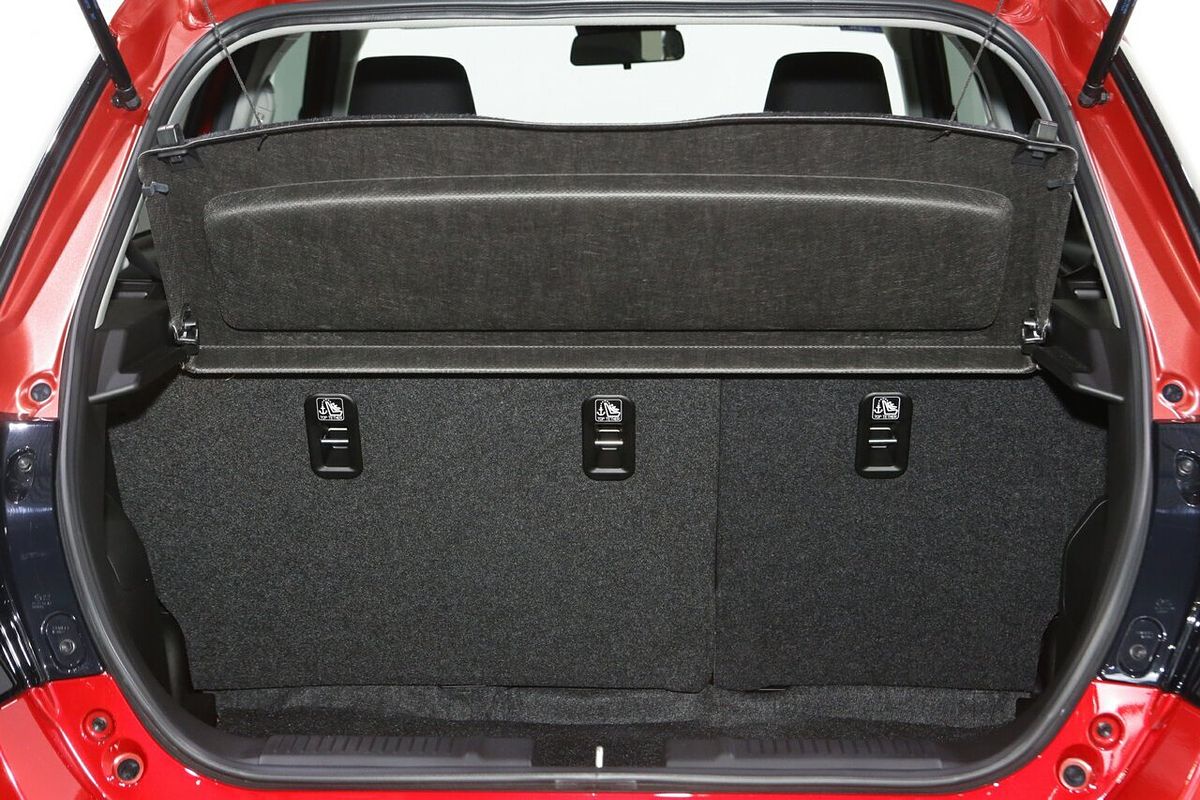 2025 Suzuki Swift Hybrid GLX UZ