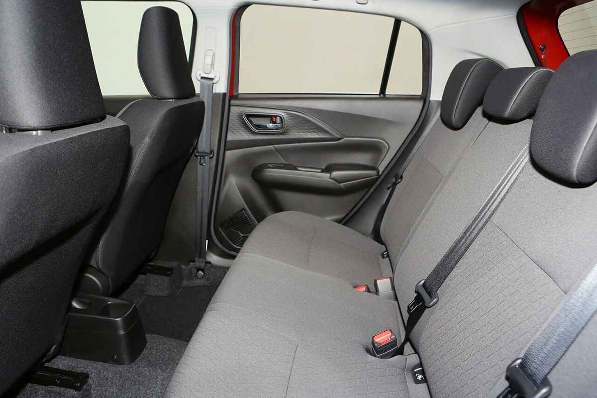 2025 Suzuki Swift Hybrid GLX UZ