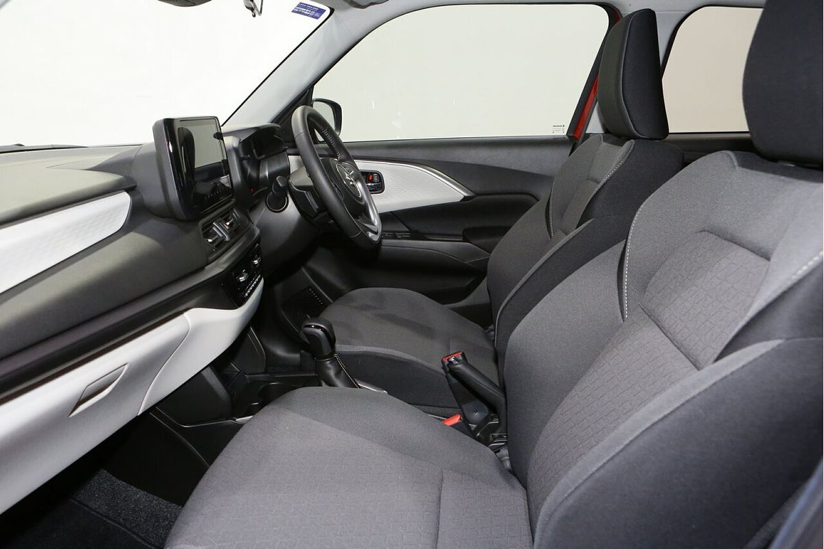2025 Suzuki Swift Hybrid GLX UZ