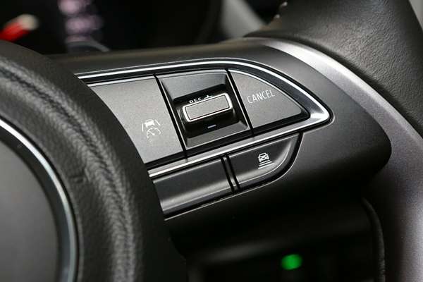 2025 Suzuki Swift Hybrid GLX UZ