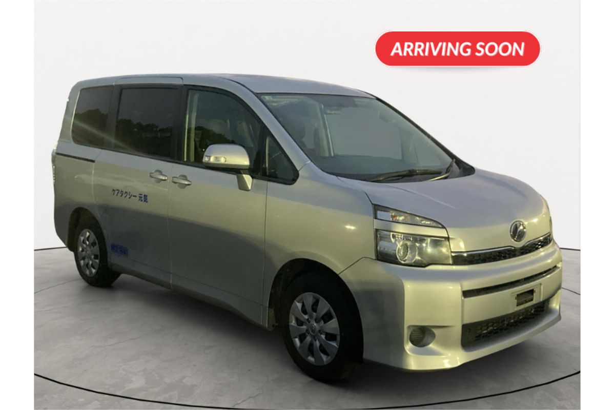 2011 Toyota Voxy Welcab
