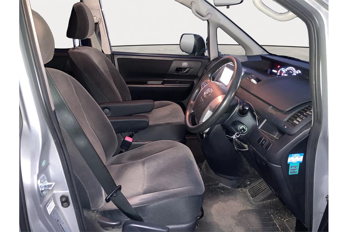 2011 Toyota Voxy Welcab
