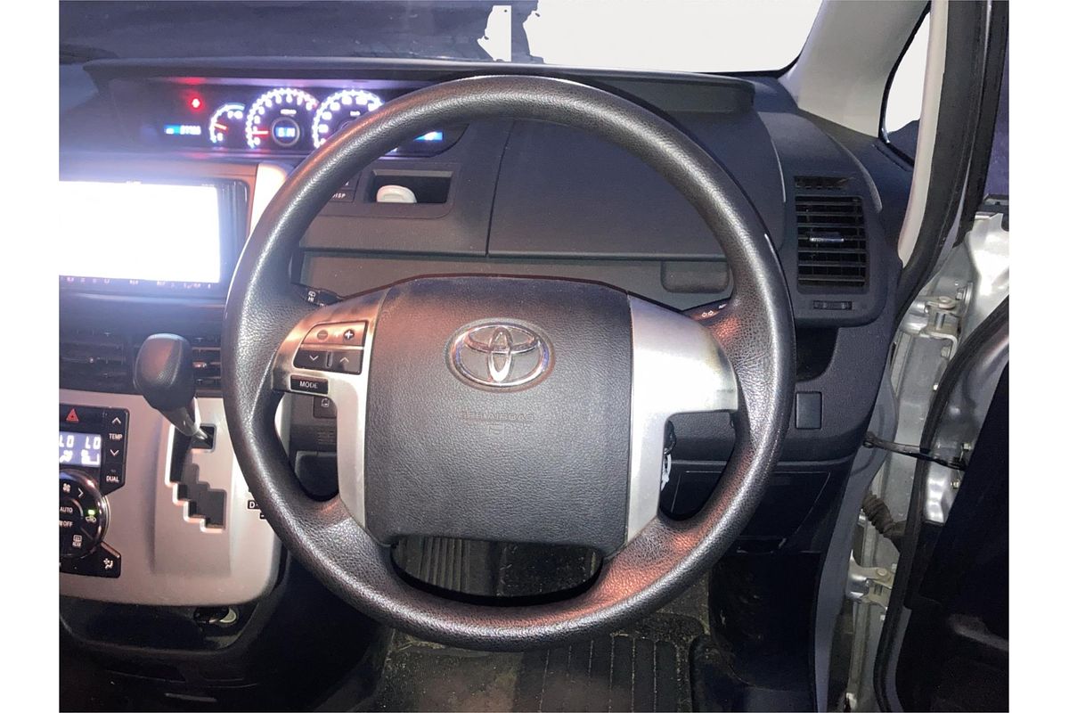 2011 Toyota Voxy Welcab