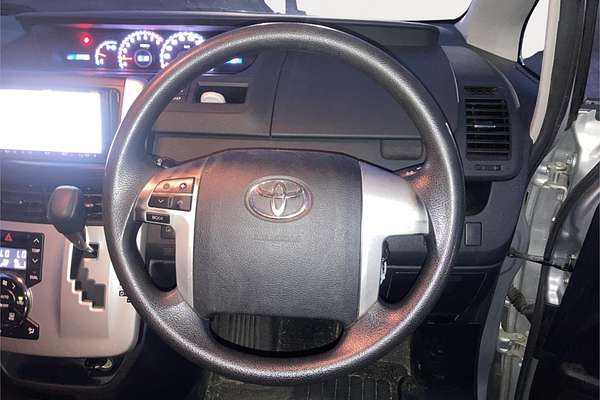 2011 Toyota Voxy Welcab