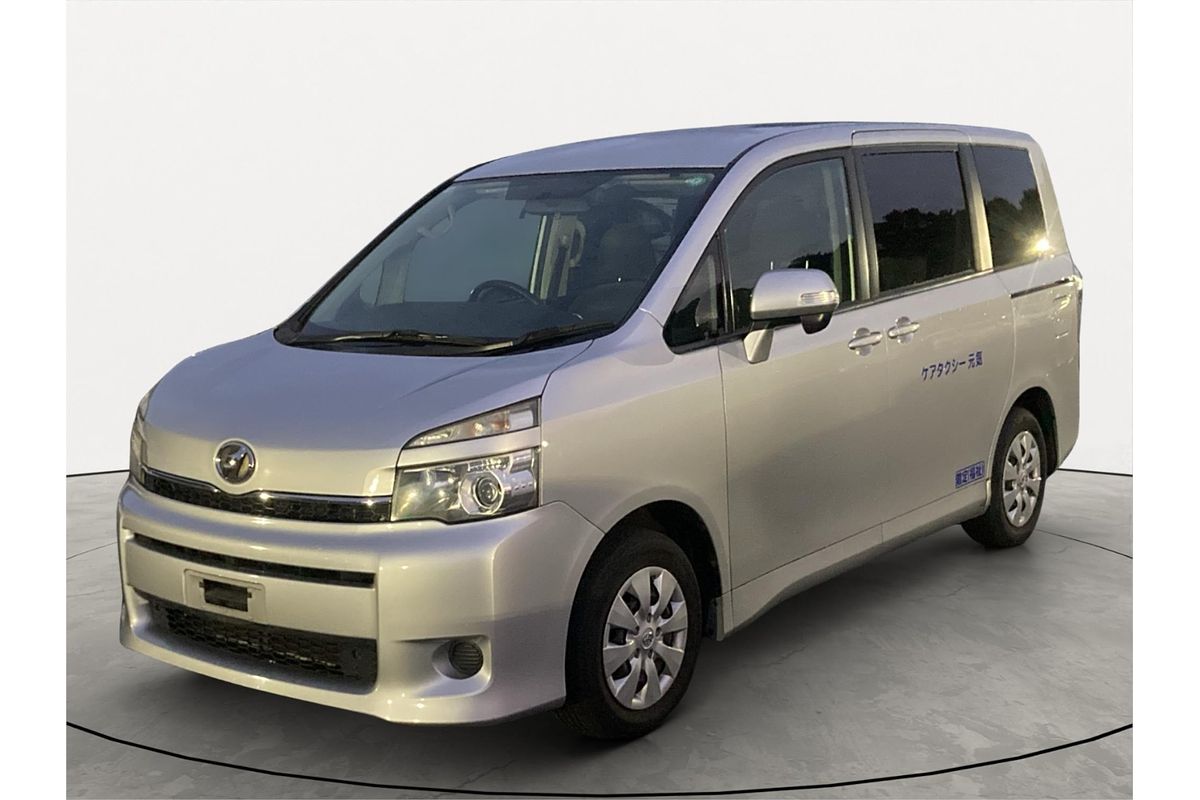 2011 Toyota Voxy Welcab
