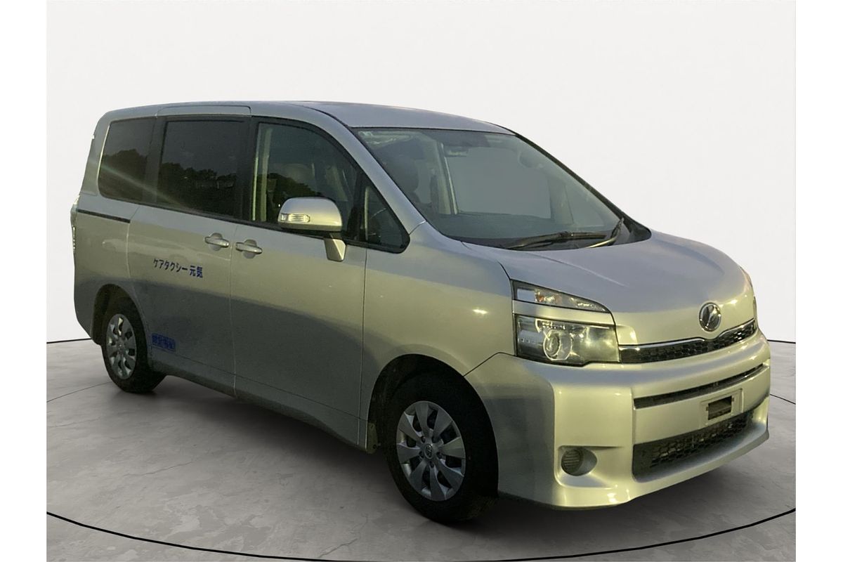2011 Toyota Voxy Welcab