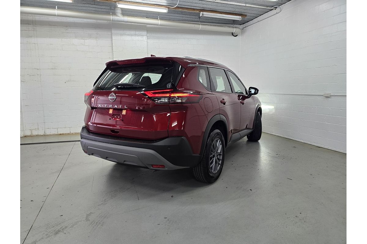 2025 Nissan X-TRAIL ST T33